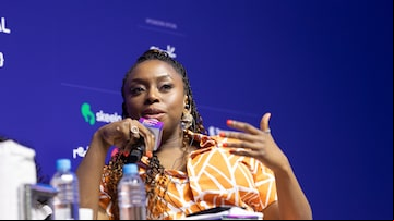 Chimamanda Adichie participou de mesa no primeiro dia da Bienal do Livro do Rio de Janeiro. Foto: Bienal do Livro do Rio/Divulgação